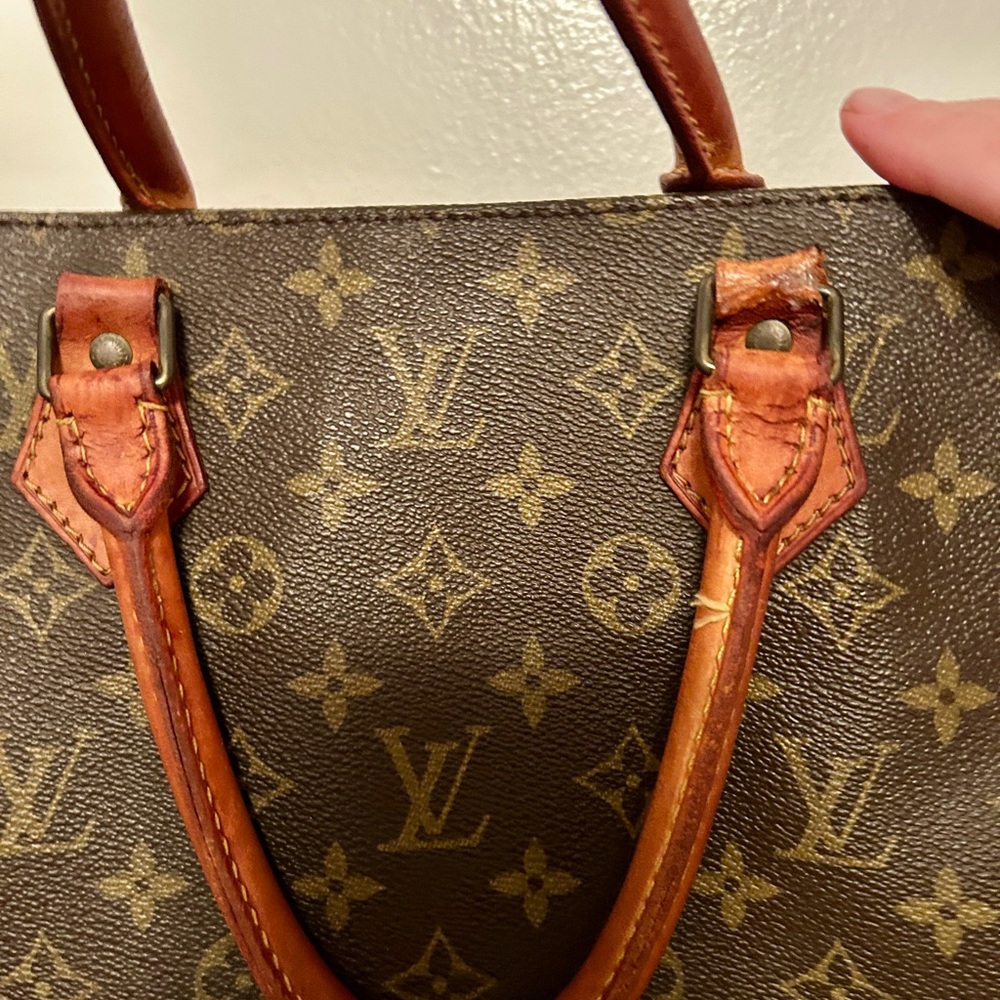 Louis Vuitton Sac Plat tote bag, a classic and versatile "flat bag" design. - Picture 13 of 16